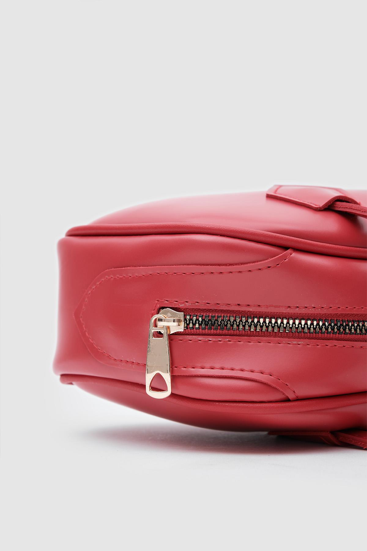 Sleek Red Shoulder Bag
