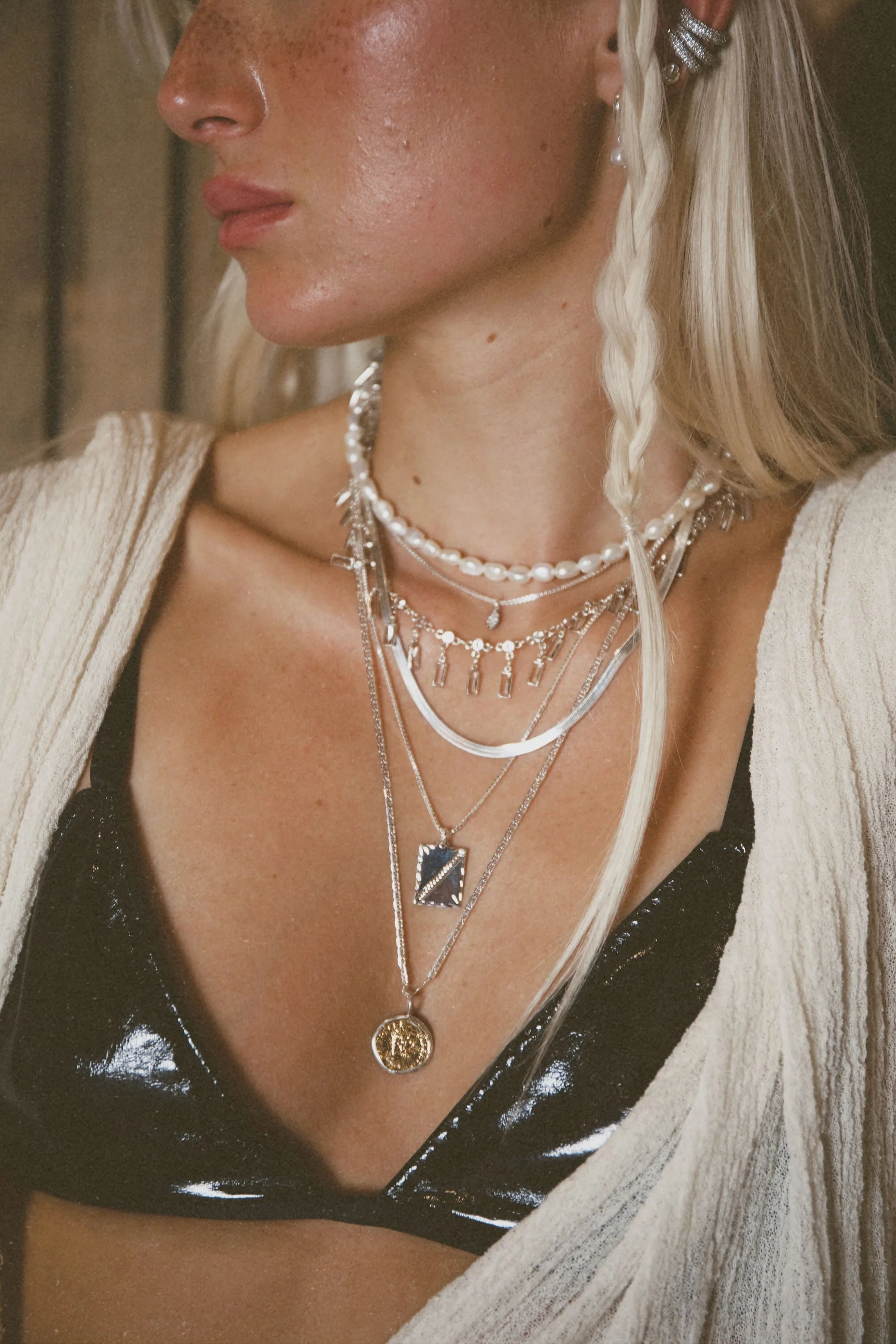 Elegant Crystal Beads Necklace