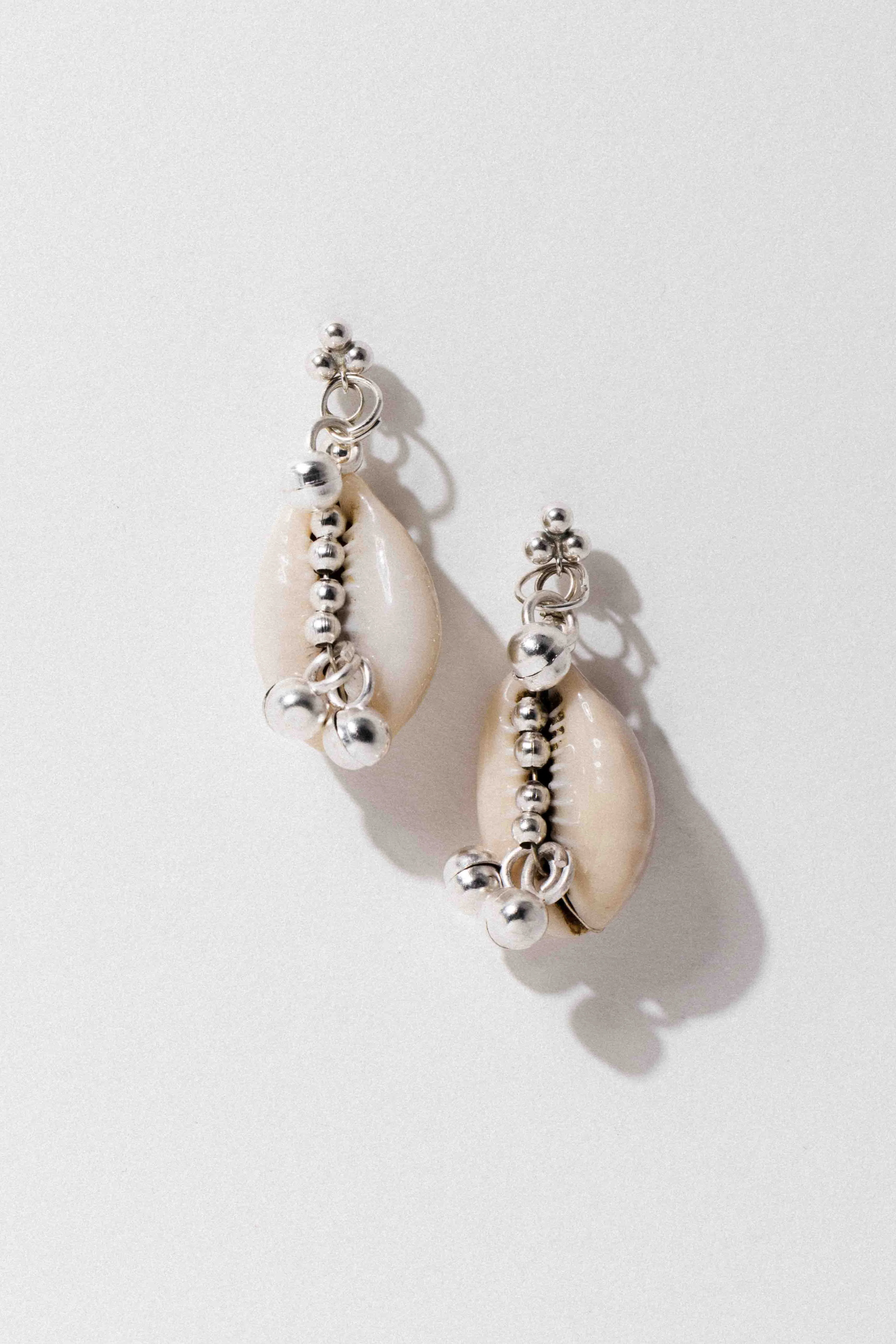 Elegant Seashell And Bead Dangle Earrings