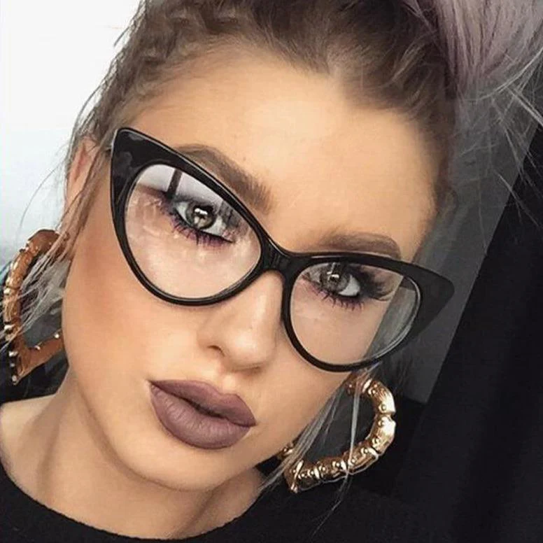 Elegant Tortoiseshell Round Glasses