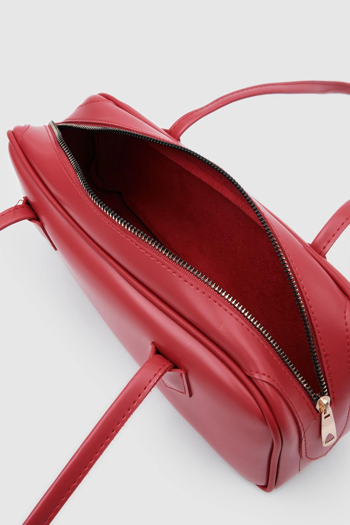 Sleek Red Shoulder Bag
