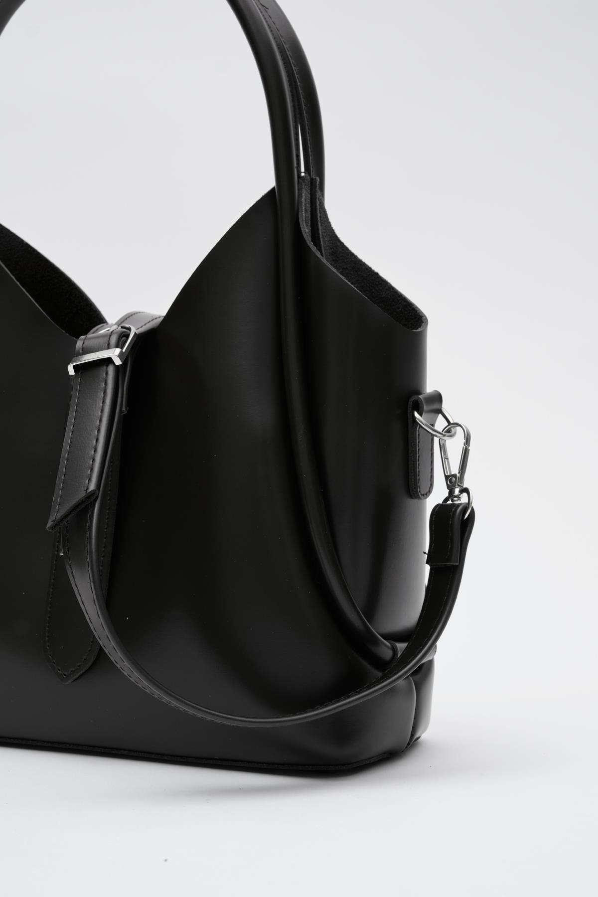 Elegant Black Modern Handbag
